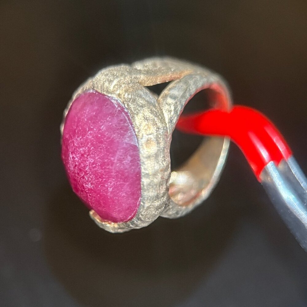Large‎ Ruby Ring - Picture 4 of 7